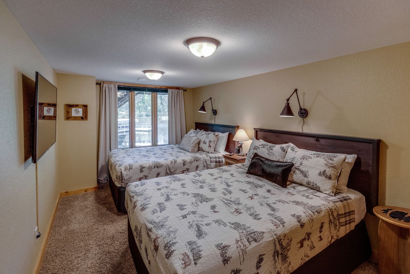 Bedroom with two queen beds
